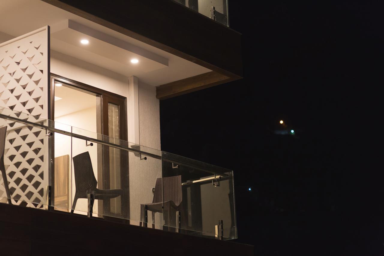 Hotel Seven Oaks Dehradun Esterno foto