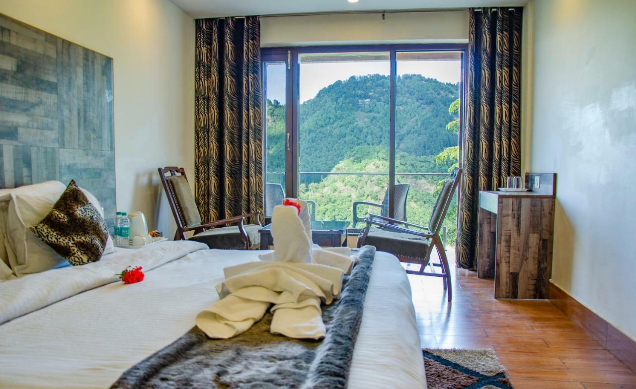 Hotel Seven Oaks Dehradun Esterno foto